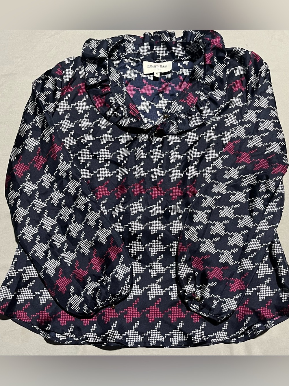 Elizabeth McKay 100% Silk Houndstooth Geo Blouse Long Sleeve Ruffle Neck Size 12